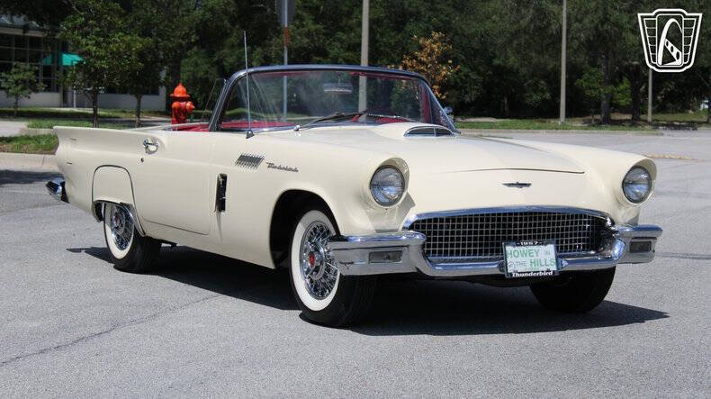 1957 Ford Thunderbird