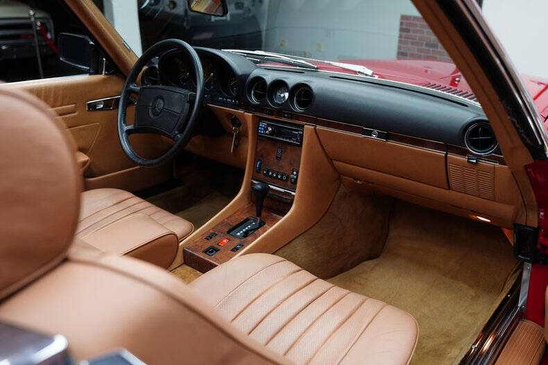 1986 Mercedes-Benz 560-Class 560 SL