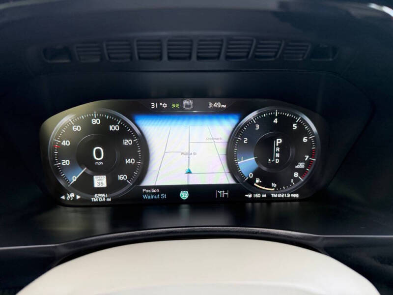 2020 Volvo XC90 T6 Momentum 7-Passenger