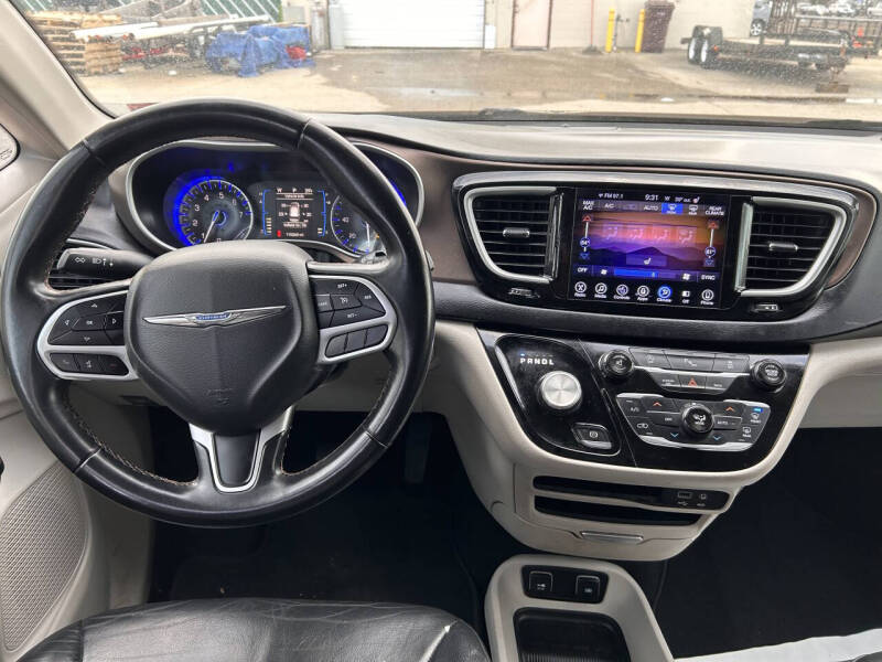 2017 Chrysler Pacifica Touring Plus