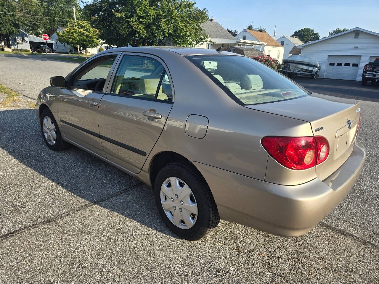 2007 Toyota Corolla for sale at QUEENSGATE AUTO SALES in York, PA