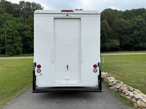 2017 Freightliner MT55 Chassis