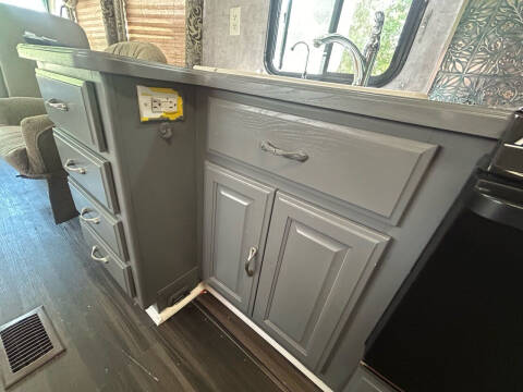 2005 Freightliner XCS Chassis