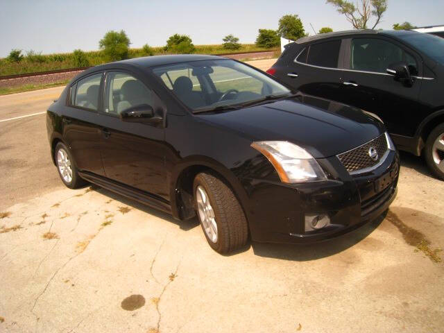 2011 Nissan Sentra SR photo 3