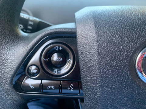 2020 Toyota Prius LE