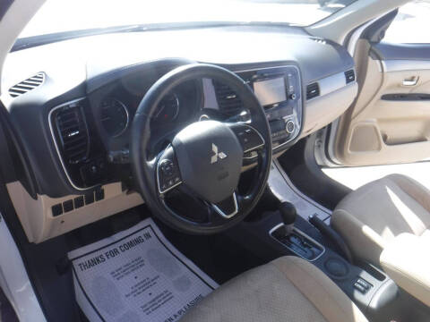 2016 Mitsubishi Outlander SE