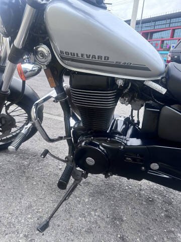 2018 Suzuki Boulevard S40