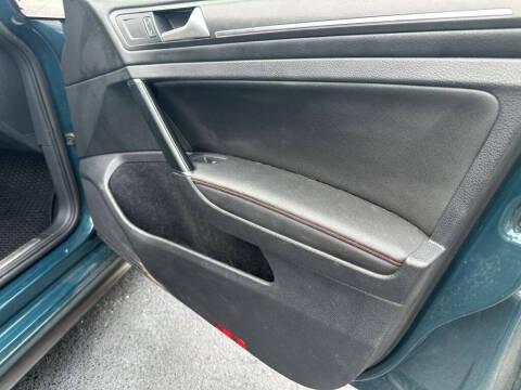 2018 Volkswagen Golf GTI S