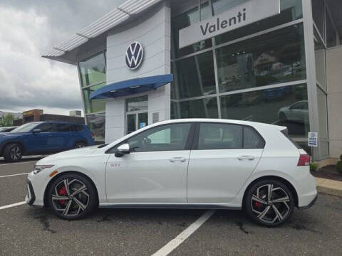 2025 Volkswagen Golf GTI SE