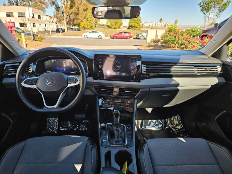 2025 Volkswagen Jetta SE