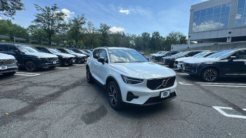 2026 Volvo XC40 B5 Core