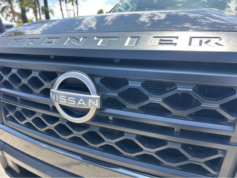 2022 Nissan Frontier S