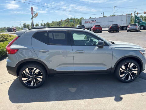 2026 Volvo XC40 B5 Plus