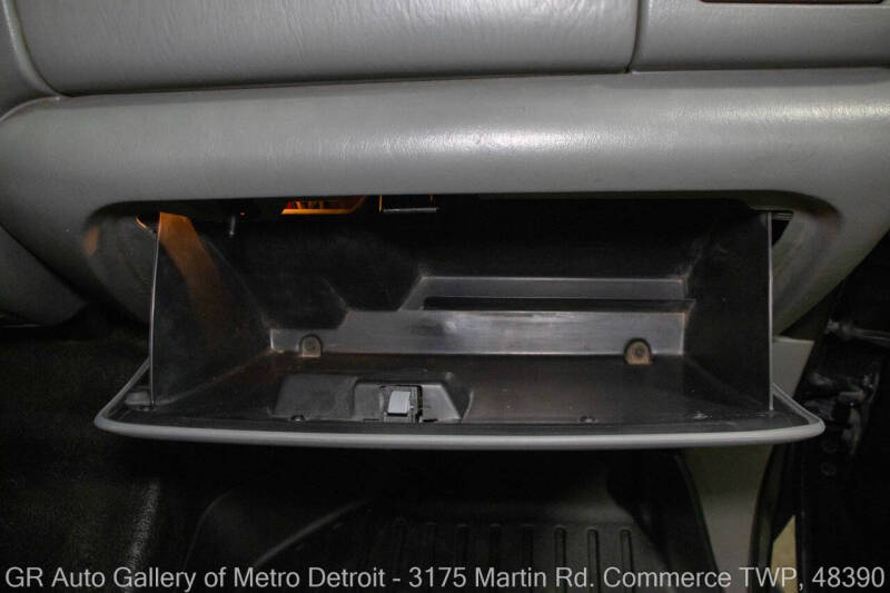 2005 Ford Excursion XLT