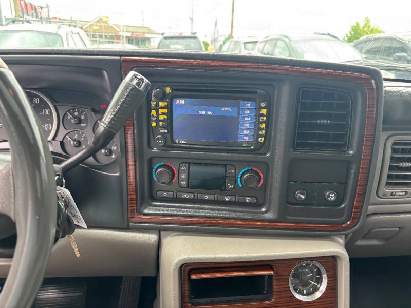 2004 Cadillac Escalade