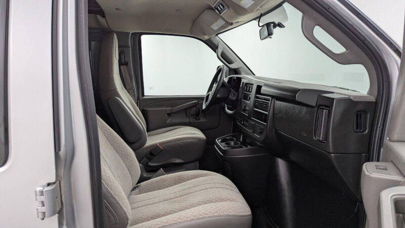 2024 Chevrolet Express 2500