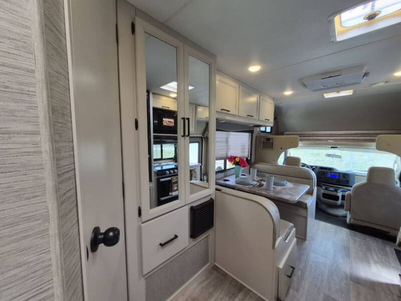2023 Thor Motor Coach Chateau 22E