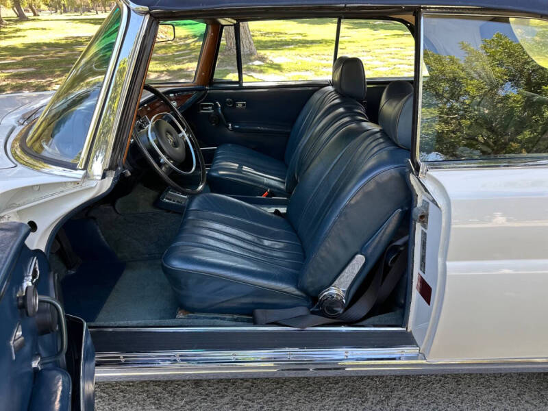 1970 Mercedes-Benz 280-Class