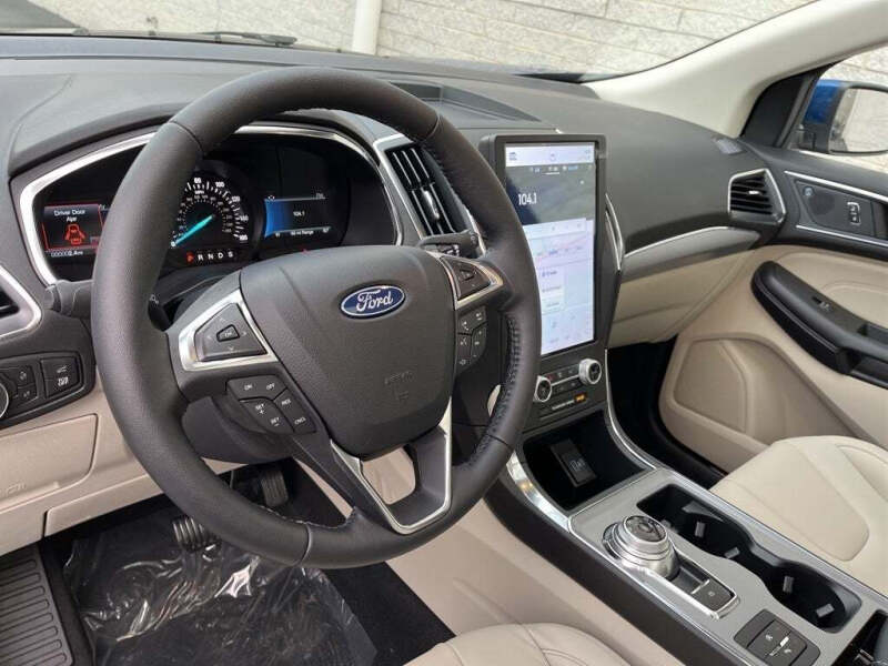 2021 Ford Edge Titanium
