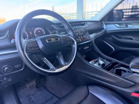 2022 Jeep Grand Cherokee L Laredo