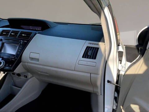 2013 Toyota Prius v Three