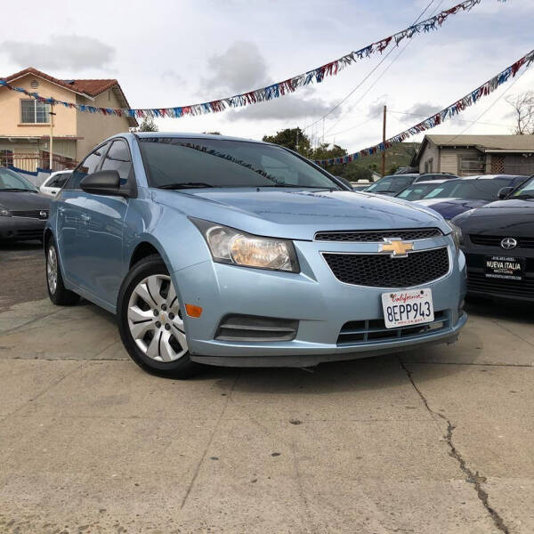2011 Chevrolet Cruze for sale at Nueva Italia Motors in Ventura CA