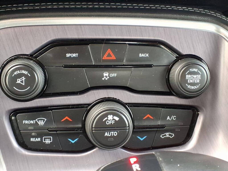 2015 Dodge Challenger SXT