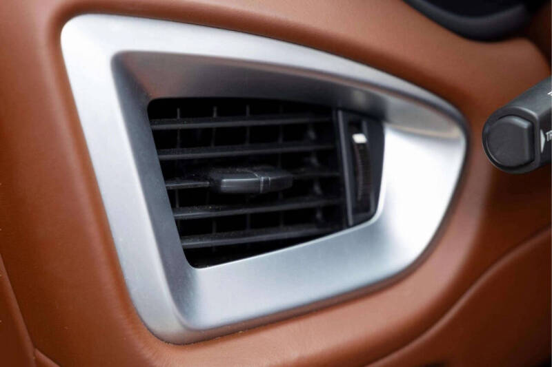 2016 Aston Martin Vanquish Volante