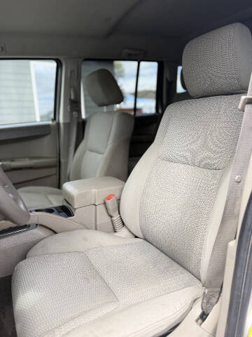 2007 Jeep Commander Sport