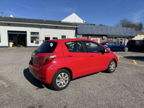 2014 Toyota Yaris 5-Door LE