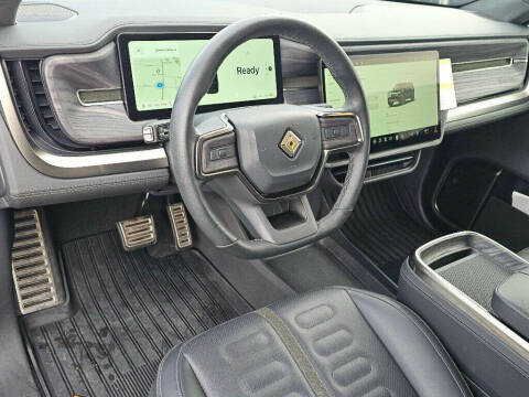 2023 Rivian R1S Adventure