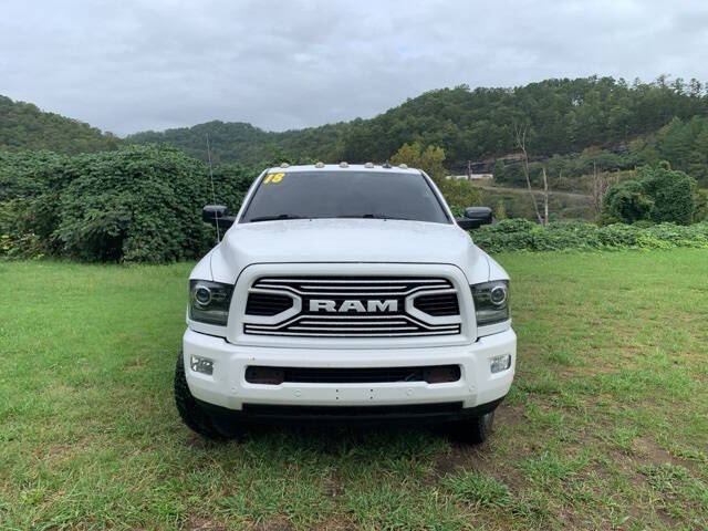 Used 2018 RAM Ram 2500 Pickup Laramie with VIN 3C6UR5FJ3JG102255 for sale in Hazard, KY