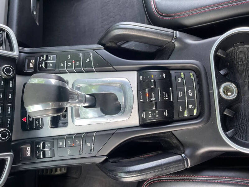 2017 Porsche Cayenne GTS