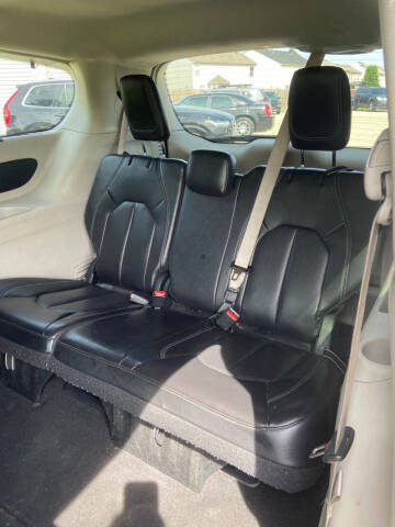 2022 Chrysler Pacifica Touring L