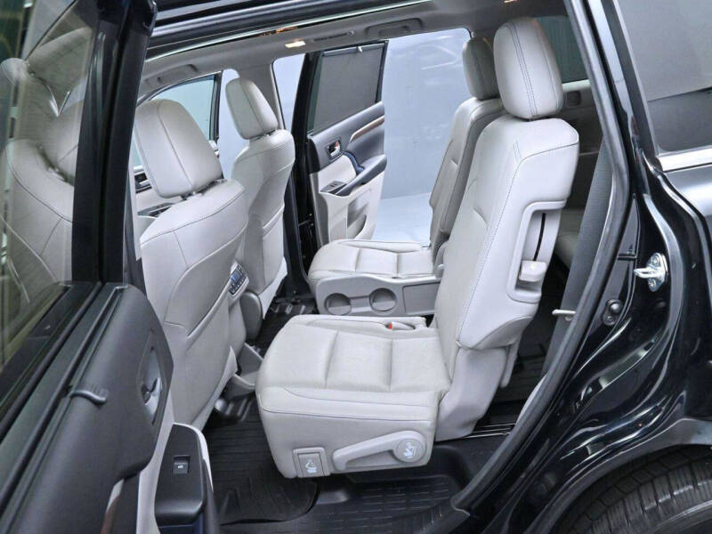 2016 Toyota Highlander Limited Platinum