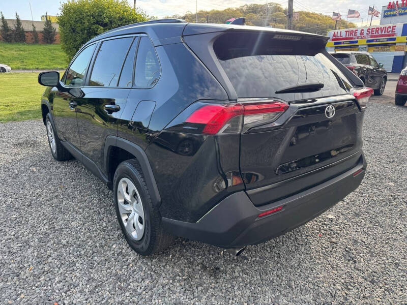 2020 Toyota RAV4 LE