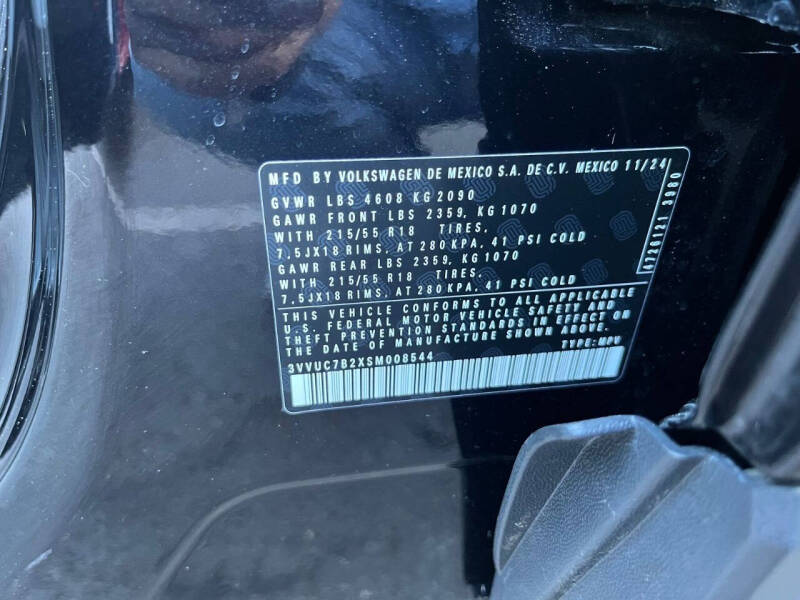 2025 Volkswagen Taos SE 4Motion