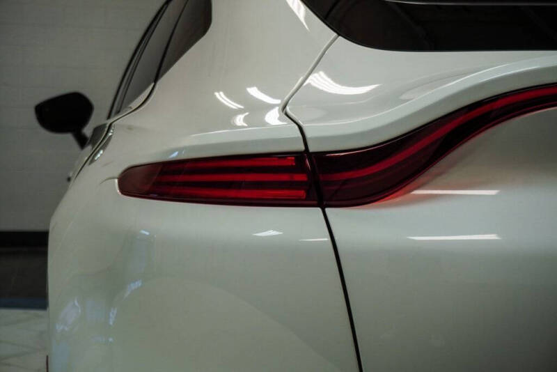 2021 Aston Martin DBX