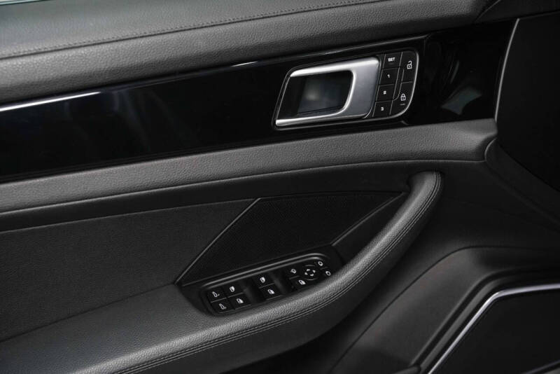 2022 Porsche Panamera Platinum Edition