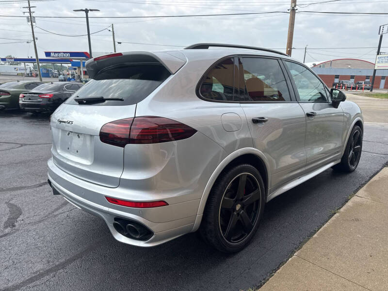 2016 Porsche Cayenne GTS