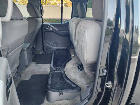 2017 Nissan Frontier SV