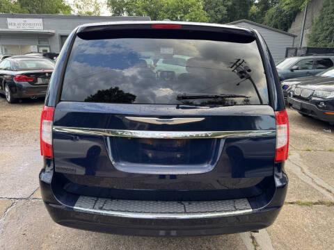 2012 Chrysler Town and Country Touring
