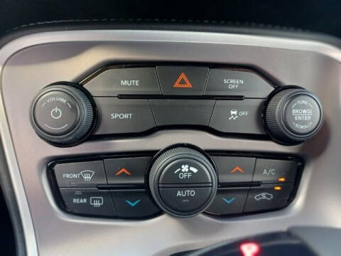 2022 Dodge Challenger SXT