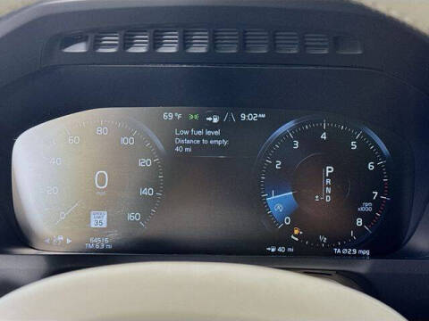 2021 Volvo XC90 T6 Momentum 7-Passenger