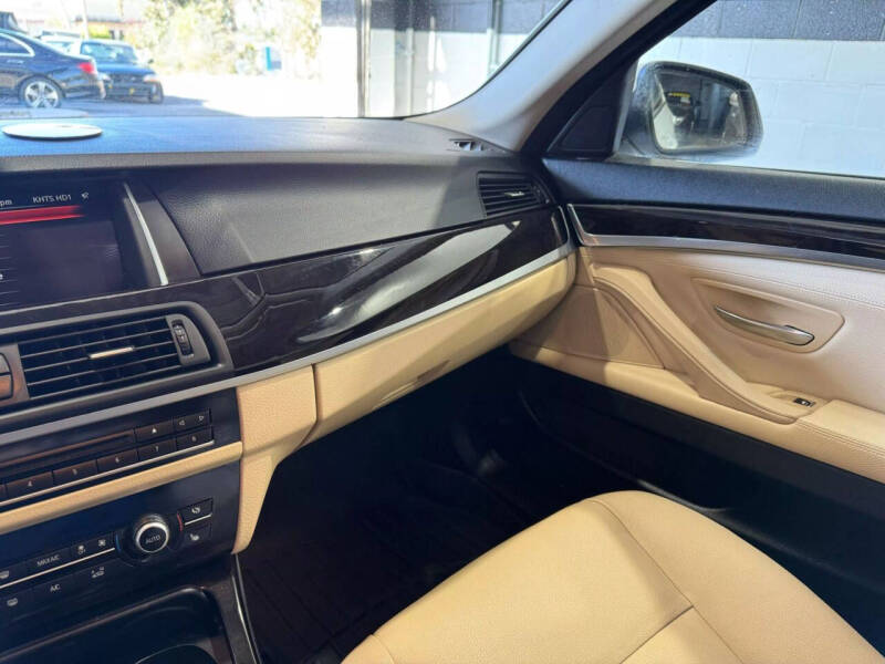 2016 BMW 5 Series 528i