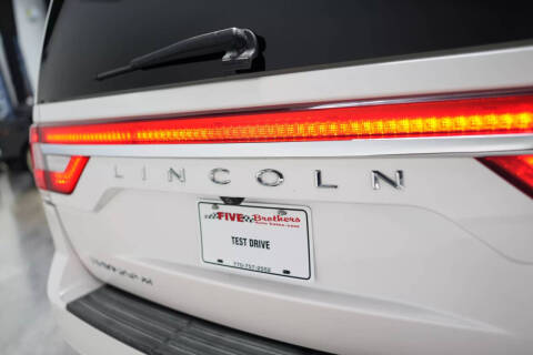 2017 Lincoln Navigator Select