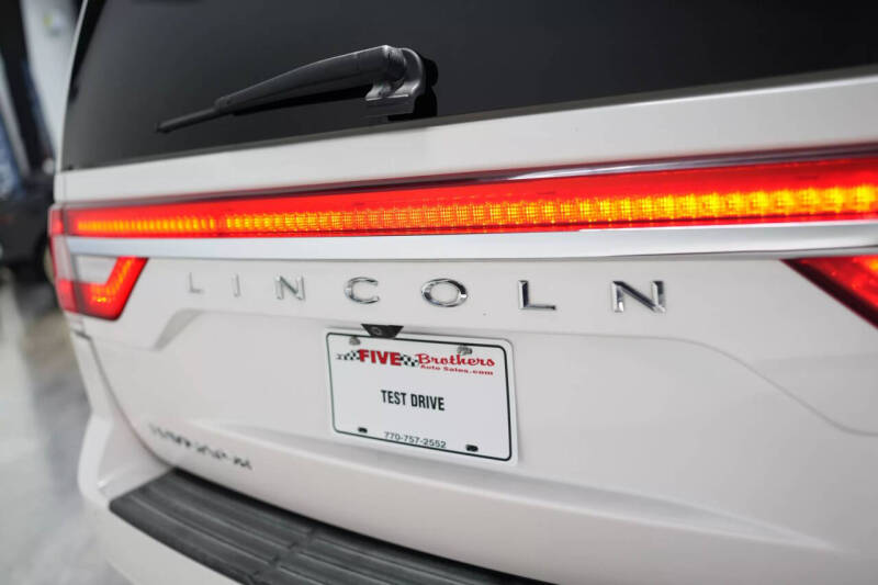 2017 Lincoln Navigator Select