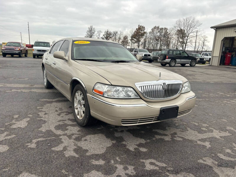 2007 Lincoln Town Car Signature Limited photo 3