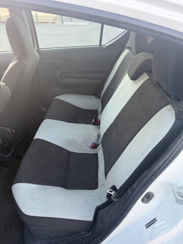 2017 Toyota Prius c One