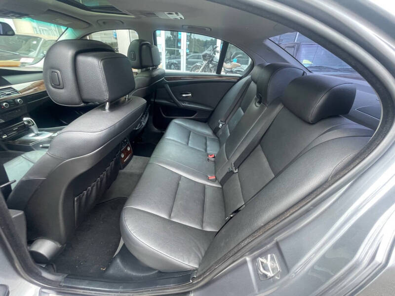 2010 BMW 5 Series 528i